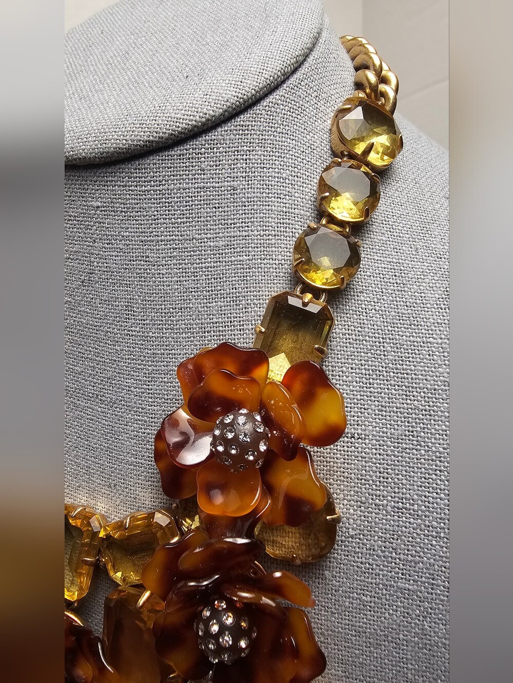 [J. Crew] Chunky Tortoise Flowers Yellow & Clear Faceted Crystal Bib Statement - Picture 4 of 16